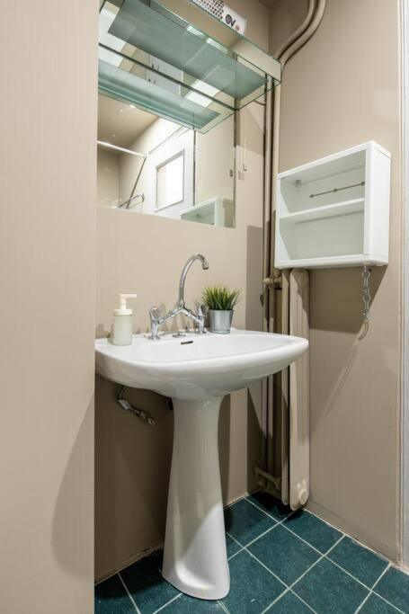 Tranquility Downtown Apartment *